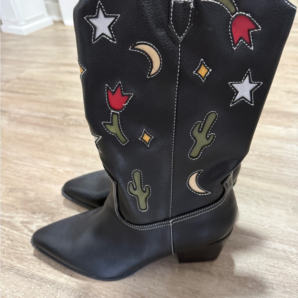 Black Cowboy Boots with Colorful Embroidery